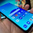 OPPO Reno6 5G: Display de calitate, un AMOLED de 90 Hz cu decupaj măricel selfie