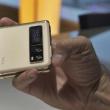 CES 2022: TCL are un smartphone pliabil cu clapetă, pe care îl prezintă momentan doar sub formă de prototip - TCL Flex V