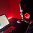 Prezentare Genesis Radon 610 - Căștile de gaming de buget care m-au ajutat să-mi cresc rank-ul în PUBG, cu sunet 7.1, confortabile și rezistente