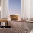 Bang & Olufsen prezintă boxa portabilă Beosound A5: dispozitiv elegant cu încărcător wireless pentru telefon