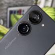 ASUS Zenfone 10: Camera pusă în evidență de gimbal, nuanțe de roșu, albastru și texturi