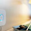 Philips Hue se extinde spre camere de securitate şi senzori pentru uşi securizate
