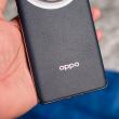 OPPO Find X8 apare într-un clip promo, cu accent pe funcțiile AI alimentate de procesorul Dimensity 9400