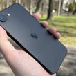 Apple iPhone 16e: Design din 2 lumi diferite, măcar e foarte uşor