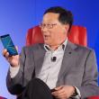 BlackBerry ar putea renunţa la producţia de telefoane de anul viitor