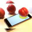 Ecranul lui iPhone 6s devine cântar grație unei aplicații; iată cum greutatea a două prune este comparată folosindu-se tehnologia 3D Touch