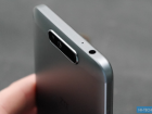 ZTE Blade V8 apare în fotografii reale; terminal mid-range cu cameră duală