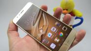 Huawei Honor 8: OS, UI, aplicaţii tipice EMUI 4.1, la indigo faţă de Huawei P9 Lite
