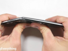 Huawei Honor 6X e vulnerabil la îndoire, primeşte bile negre de la JerryRigEverything după un bendtest în faţa camerei (Video)