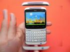 Review HTC ChaCha - mini-ecran, mini HTC Sense, maxi socializare! (Video)