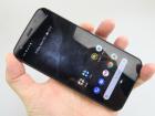 CAT S52: Display de calitate, luminos, cu contrast bun la soare