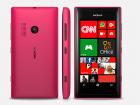 Deschiderea din cutie pentru Nokia Lumia 505 făcută de un operator de telefonie