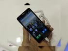 MWC 2013: Alcatel One Touch Idol, telefon cu ecran bun și Jelly Bean, carcasa cu feeling ieftin (Video)