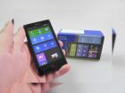 Nokia X unboxing: primul Nokia cu Android iese din cutie, mai mult decât o rudă de Lumia 520 (Video)