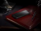 Smartphone-ul de lux Vertu Signature Touch este disecat În fața camerei