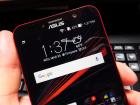 ASUS ZenFone 2 Deluxe Special Edition: Display cu metehnele vechi ZenFone