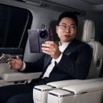 Huawei Mate XT 2 apare în mâna lui Yu Chengdong: plierea în „Z” dispare, ecranul mare stă la interior