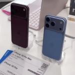 iPhone 18 Pro și Pro Max - presupuse telefoane reale - apar într-un nou leak video, cu Dark Cherry și Blue înaintea lansării