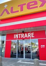 O să te surprindă ce au cumpărat cel mai mult românii de la Altex în 2025: articole de fitness, suplimente și cafea