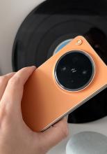 OPPO Find N6: Camera cu cea mai utilă funcţie pentru vloggeri, scenete pe Calea Victoriei, culori plăcute