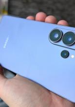 Lanterna telefoanelor moderne poate topi plastic; Este acesta un risc real sau doar un scenariu extrem?