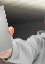 iPhone pliabil apare într-un prim unboxing - design neobișnuit și format apropiat de iPad