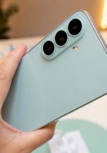 Am pus mâna pe Samsung Galaxy S26 FE la Berlin; Primul Galaxy cu Android 17 din fabrică