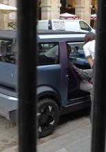 O Dacie de trei metri face un drum de peste 7.000 km până la fabrică; Hipster ar putea fi produsă la Shiyan în loc de Mioveni