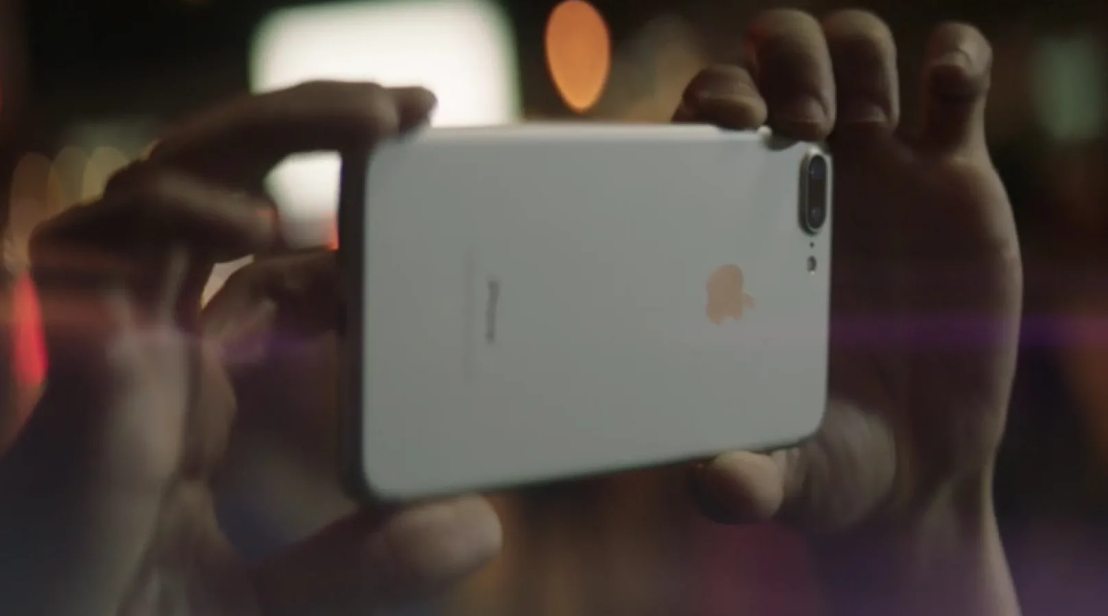 Mostre foto realizate cu camera lui iPhone 7 Plus la un meci NFL fac senzaţie, sunt demne de Sports Illustrated