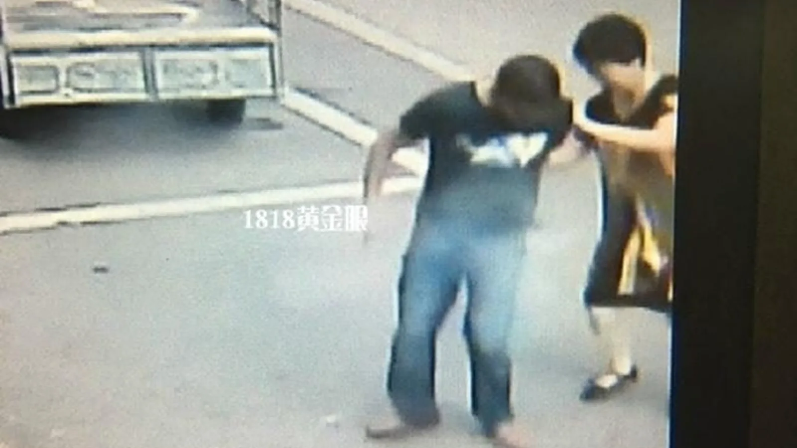 Un telefon Xiaomi Mi 4c ar fi explodat în buzunarul din spate al unui utilizator, provocând arsuri serioase; Xiaomi investighează