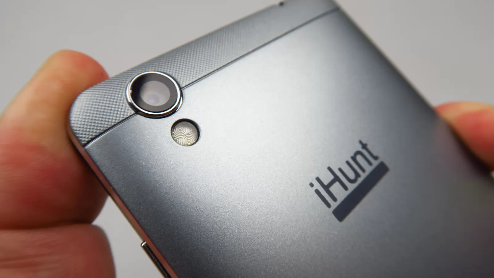 iHunt Freedom: Camera cu senzor de iPhone 5s nu se dezminte