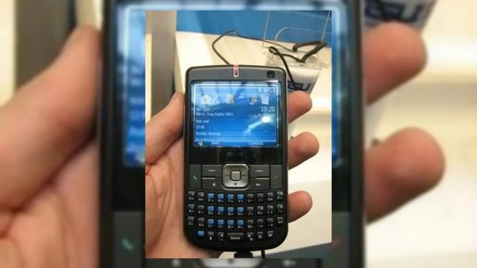 Asus M530W smartphone candybar