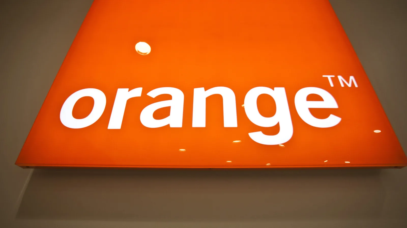 Toamna vine cu reduceri speciale la Orange; telefoane cu reduceri atractive și internet 4G nelimitat!