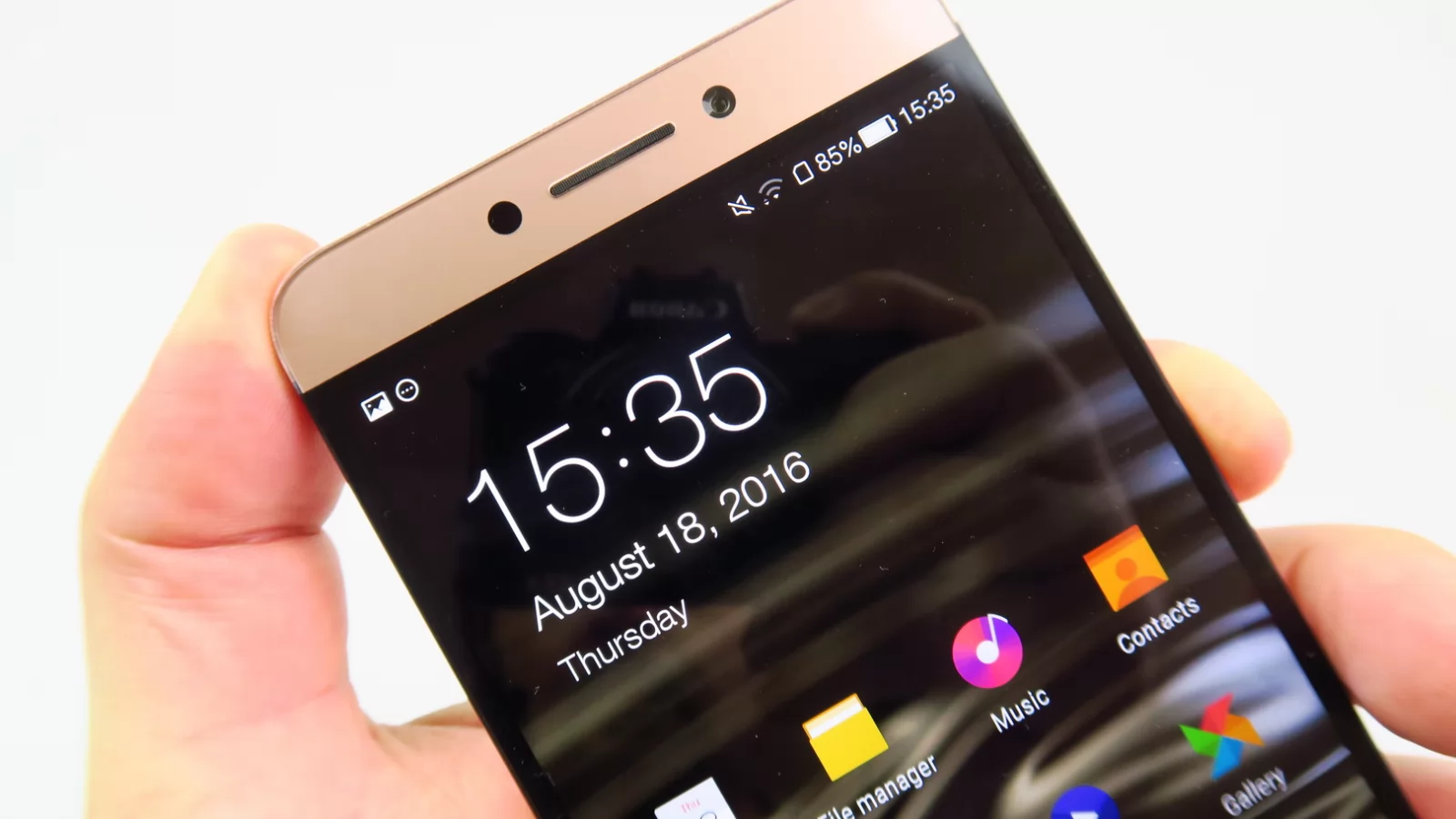 LeEco Le Max 2: OS, UI, aplicaţii cu un "Control Center" îmbâcsit, scalare bizară