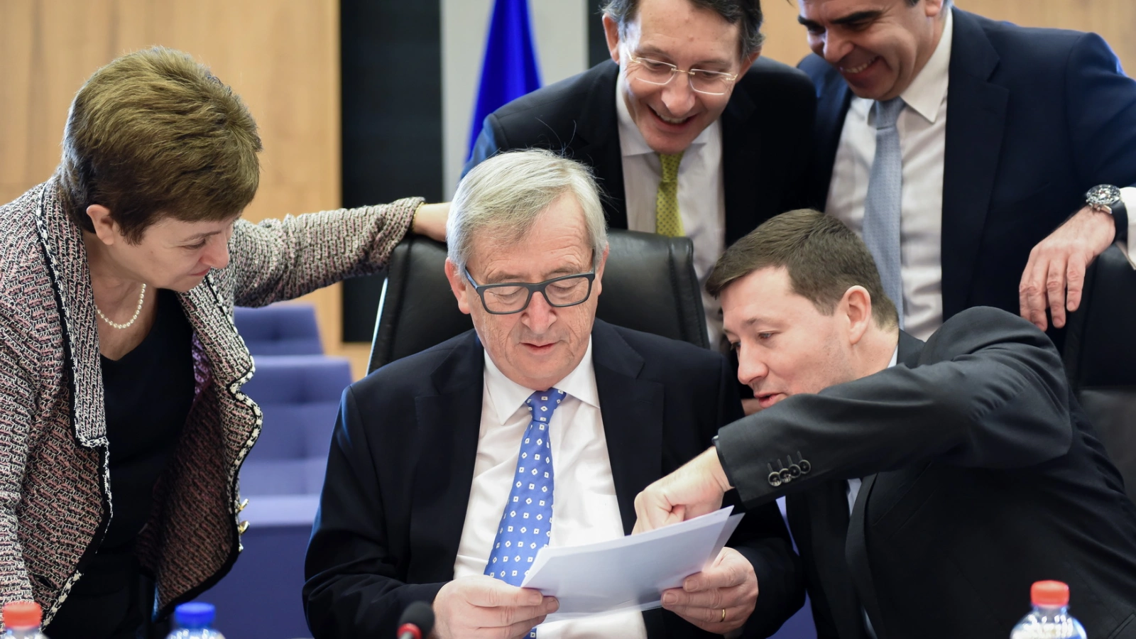 Comisia Europeană are o nouă abordare pentru renunţarea la tarifele de roaming în UE în 2017