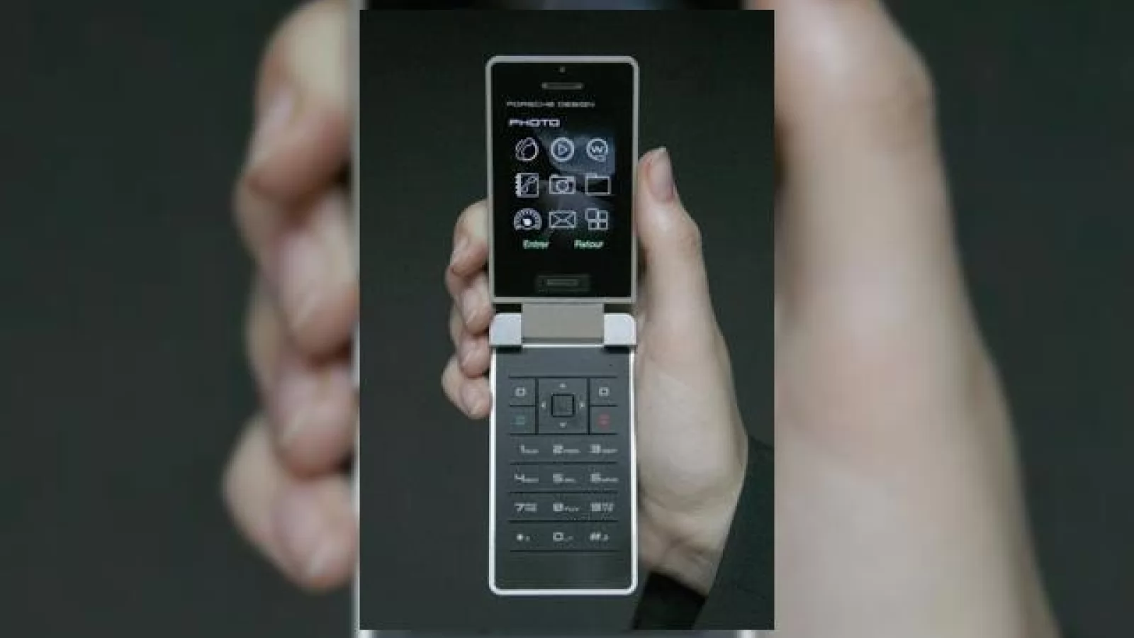 Telefonul concept Porsche Phone P9521, doar un vis