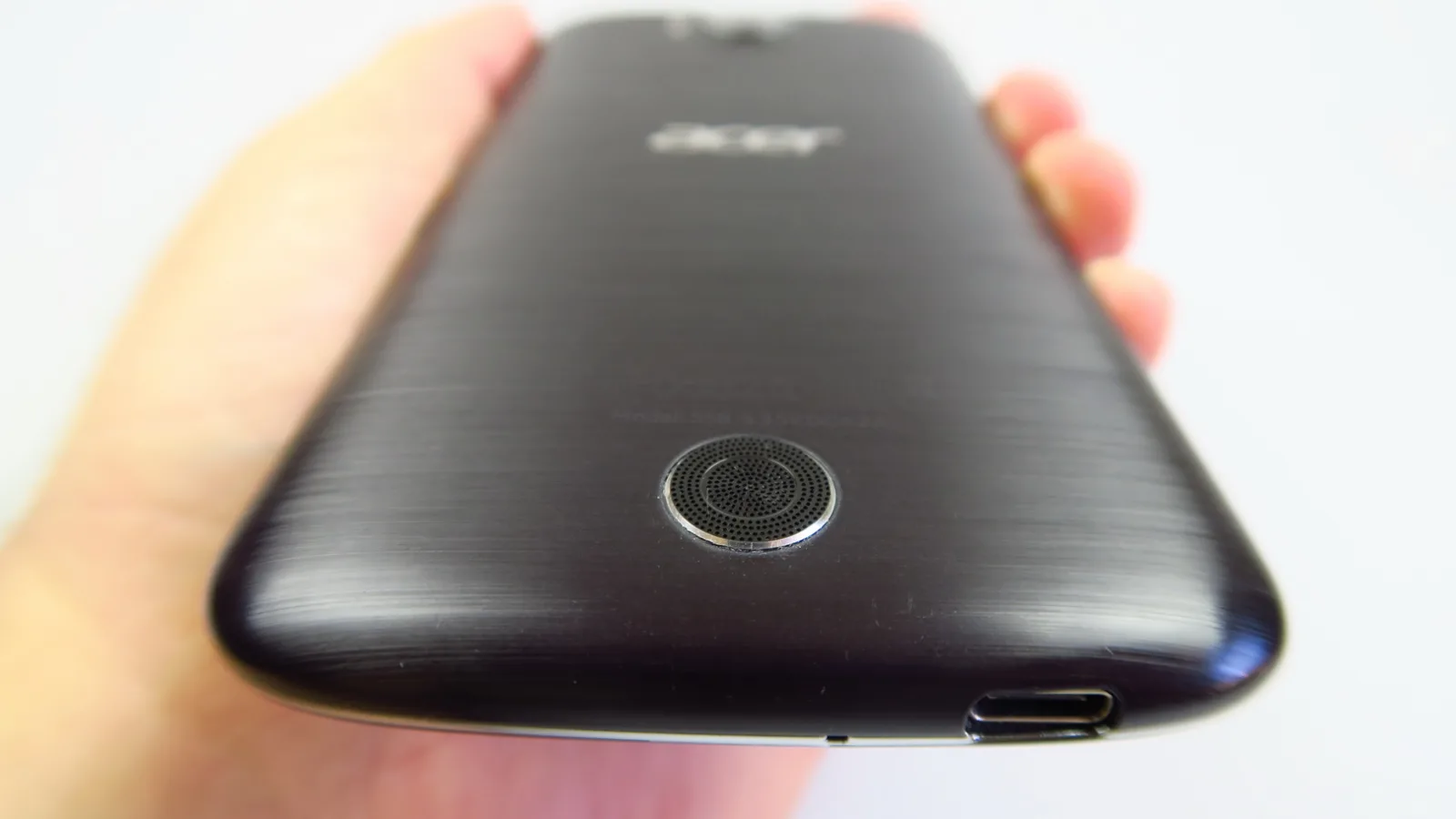 Acer Liquid Jade Primo: Multimedia cu volum ridicat, căşti comode