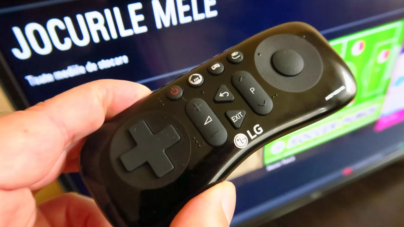 LG Game TV LED 80 cm Review: televizor jucăuş cu joystick la pachet, 3 jocuri preinstalate (Video)