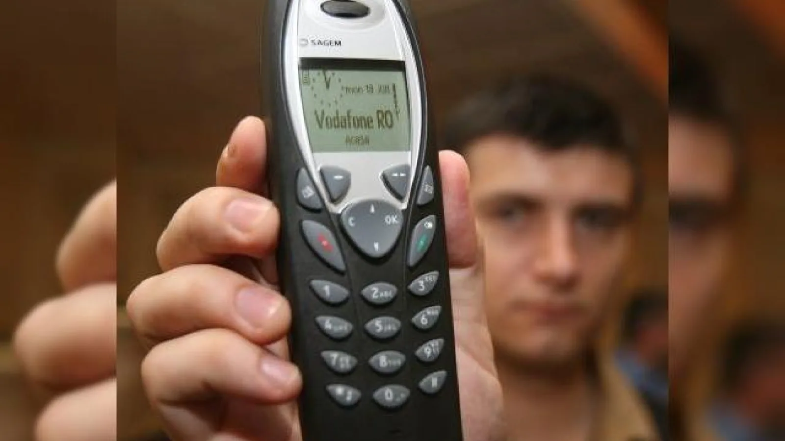Vodafone ofera telefonie fixa si minute gratis