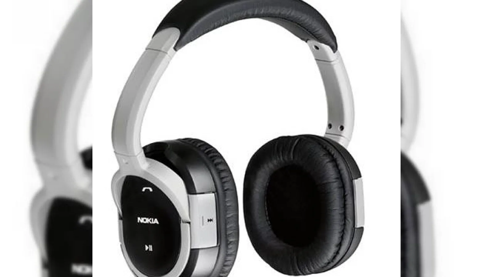 Nokia rasfata melomanii cu headset-ul stereo BH-604