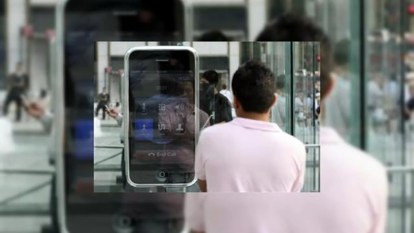 Publicul asteapta imbunatatiri ale lui Apple iPhone inainte de a-l cumpara