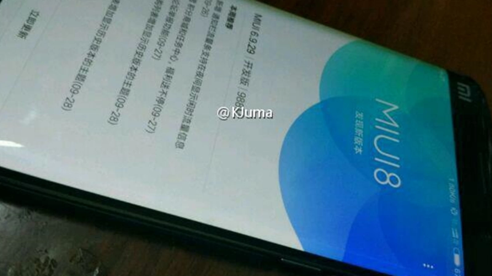 Xiaomi Mi Note 2 își prezintă display-ul curbat în noi fotografii reale