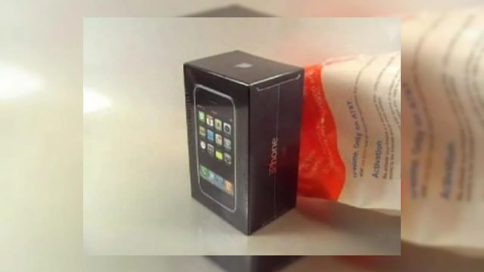 Apple iPhone scos din cutie
