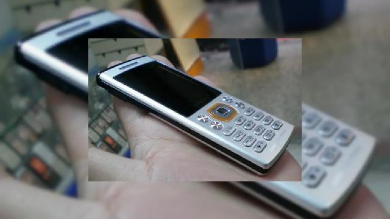 Si chinezii pot face telefoane subtiri!