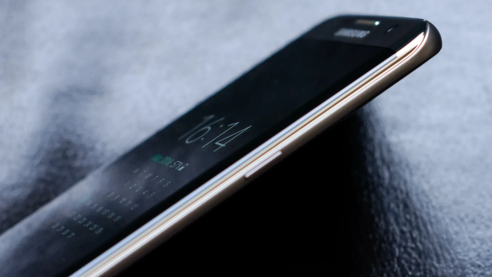 Turul Magazinelor #35: Galaxy S7 Edge la super preţ, joystick-uri pentru telefon şi accesorii foto profi pentru iPhone 7
