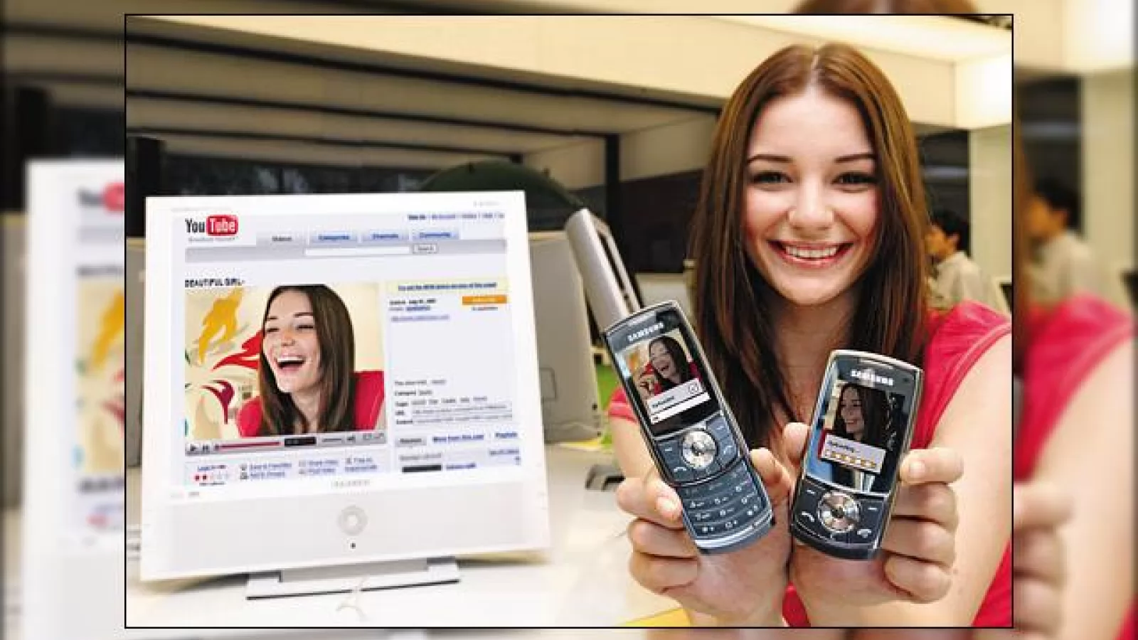 Samsung lanseaza un telefon pentru bloggeri