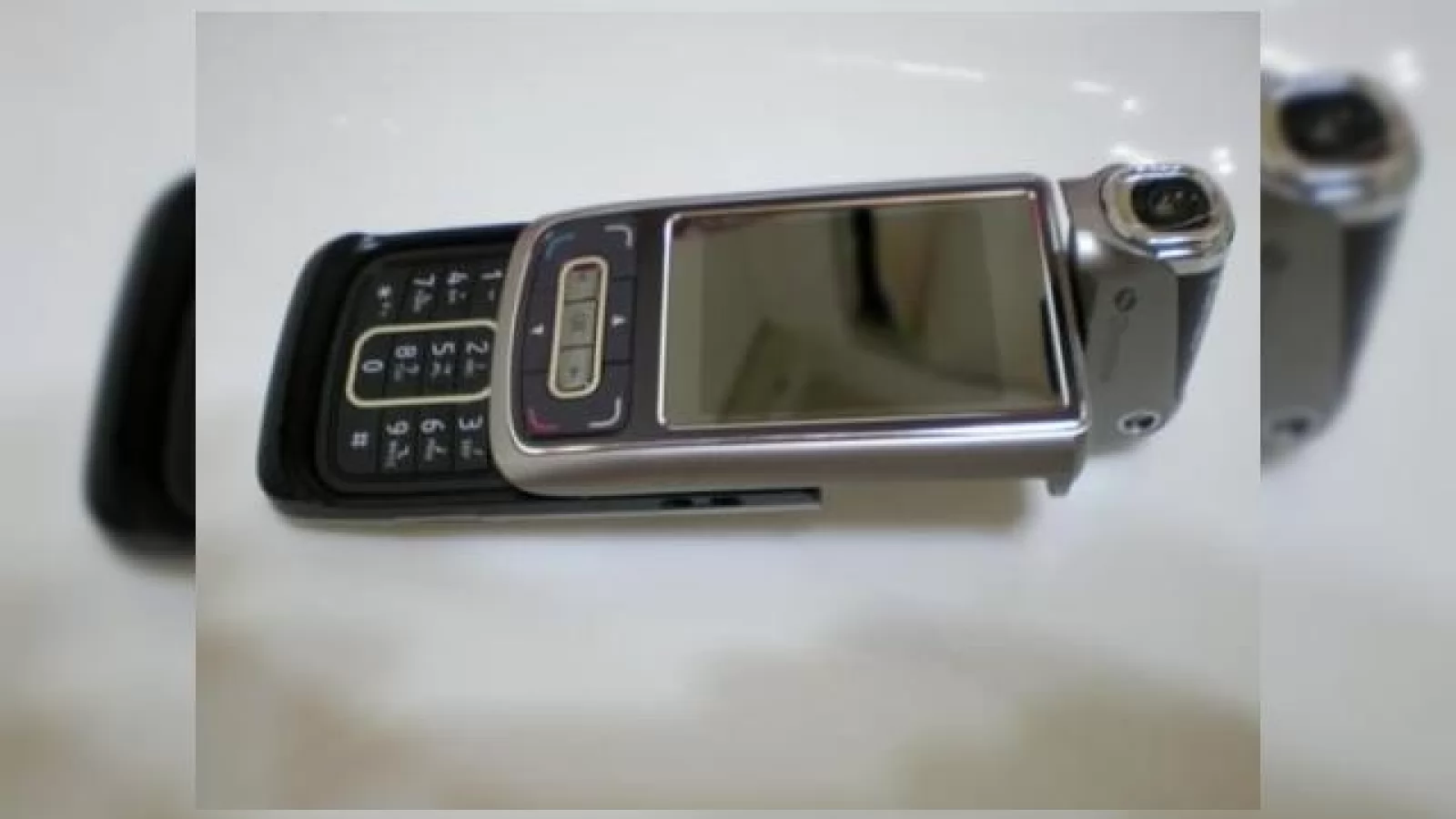 Telefonul 3G CECT K898