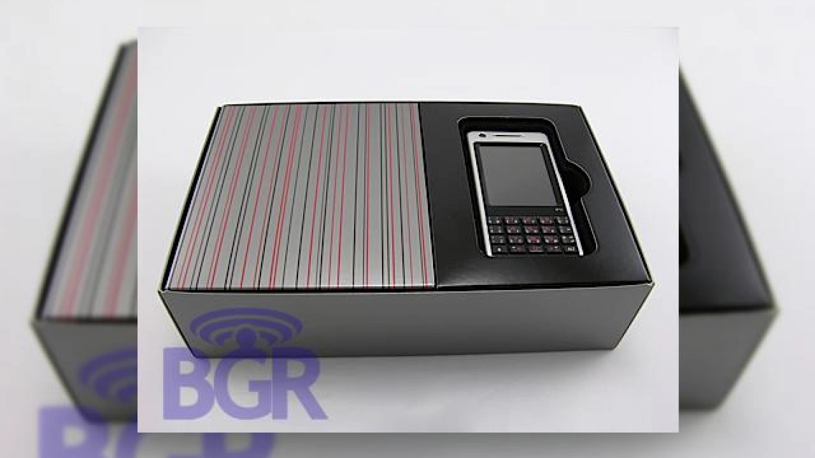 Sony Ericsson P1, scos din cutie