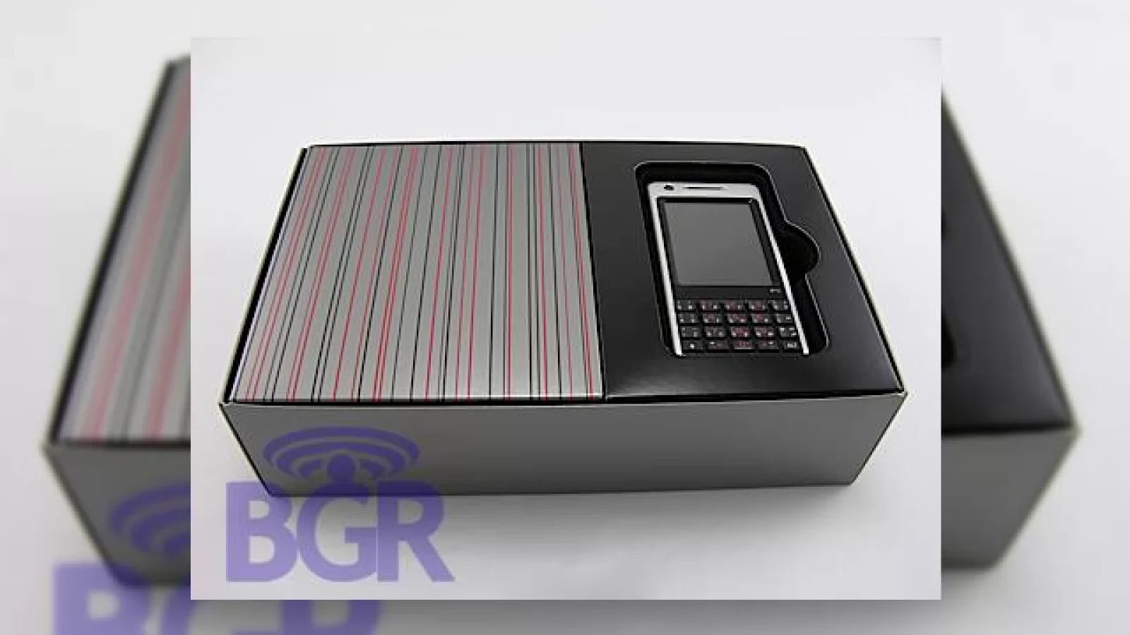 Sony Ericsson P1, scos din cutie