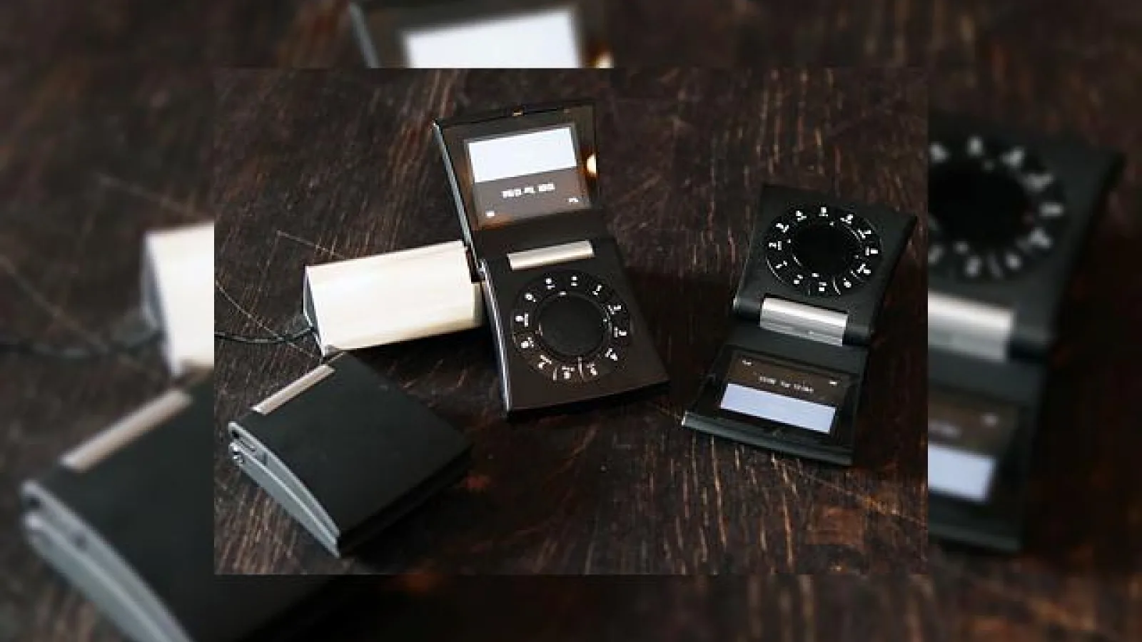 Samsung pregateste Armani Phone